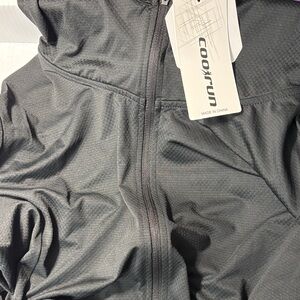 CoolRun Black Zip-Up Jacket UPF50+ Size Small